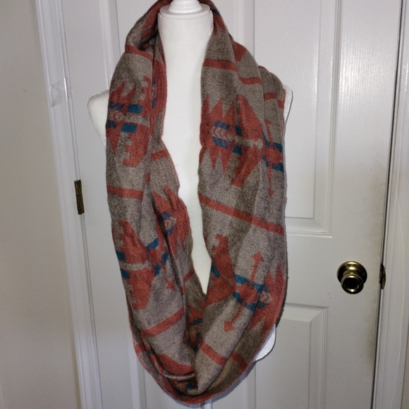 Scarf - Picture 9 of 10